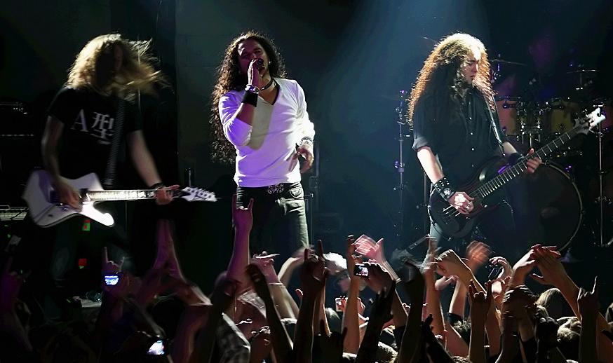 В Москве встретили группу Dragonforce